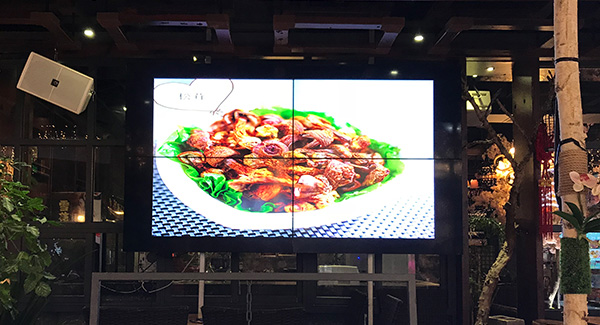 2x2 Samsung 46 inch 3.5mm video wall screen for restaurant