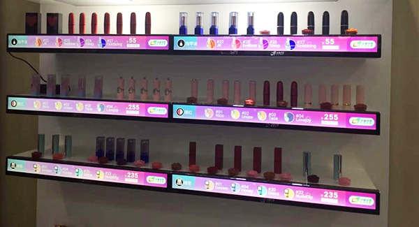 Standing Stretched LCD Shelf digital signage for Cosmetics store